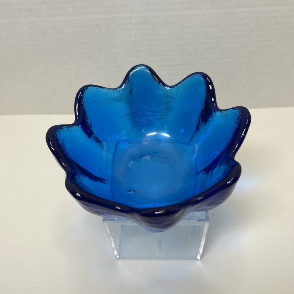 Vtg Blenko Glass Cobalt Blue Lotus 8 Petal Bowl 5.5” Scalloped Art Glass